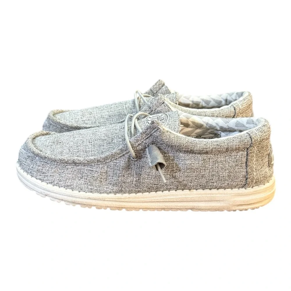 Hey Dude Wally Linen in Iron Men’s Size 8 Women’s Size 9